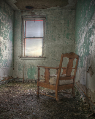 Illustration for article titled The Decaying Remains of Abandoned Hospitals